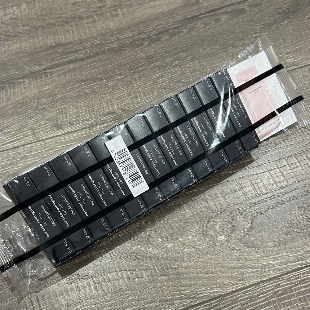 12 pieces Narciso Rodriguez For Her samples set